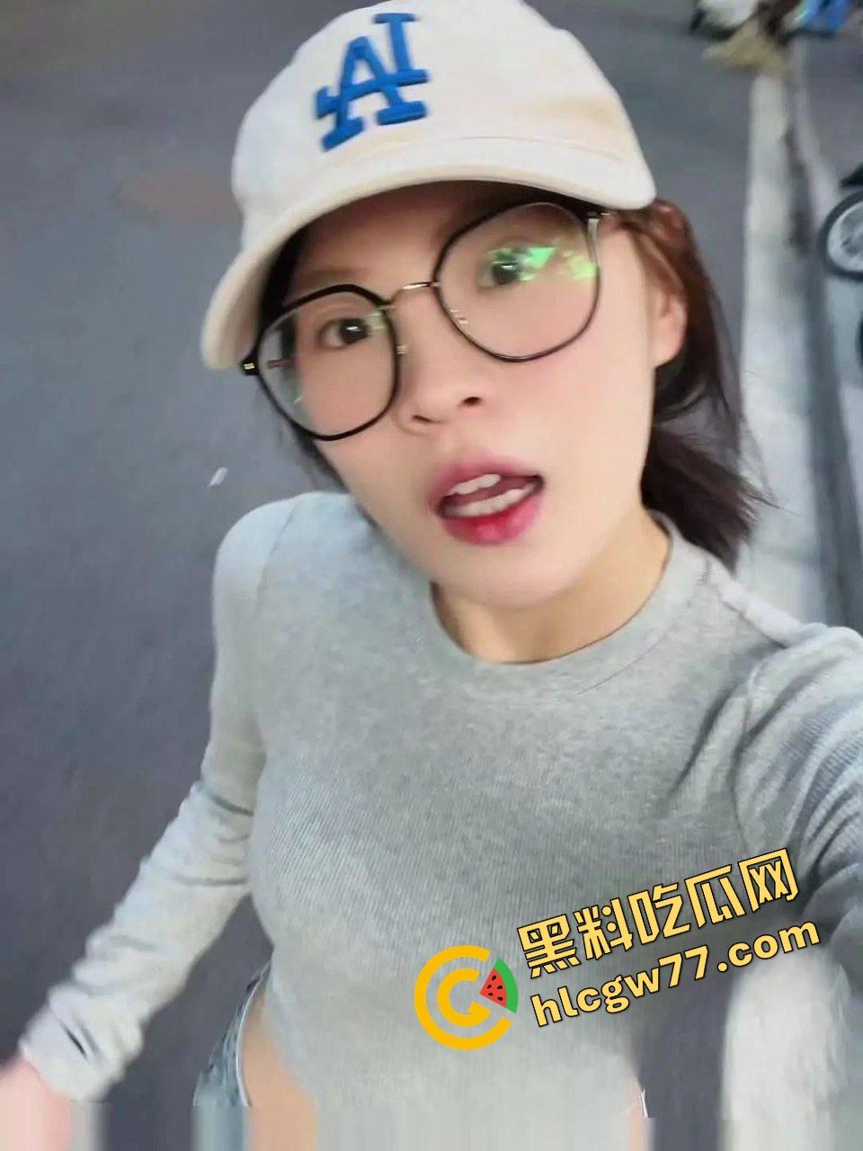 山东21岁反差前女友【曾雨悦】表面清纯乖巧，床上却抢着口交舔棒，女上骑乘自己爽到腿软！-3