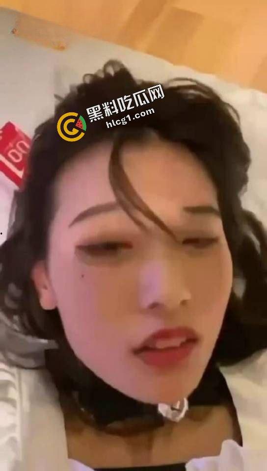 成都师范学院『吴莹羽』巨骚母狗 叫声可射 与纹身多金男友性爱视频流出-5