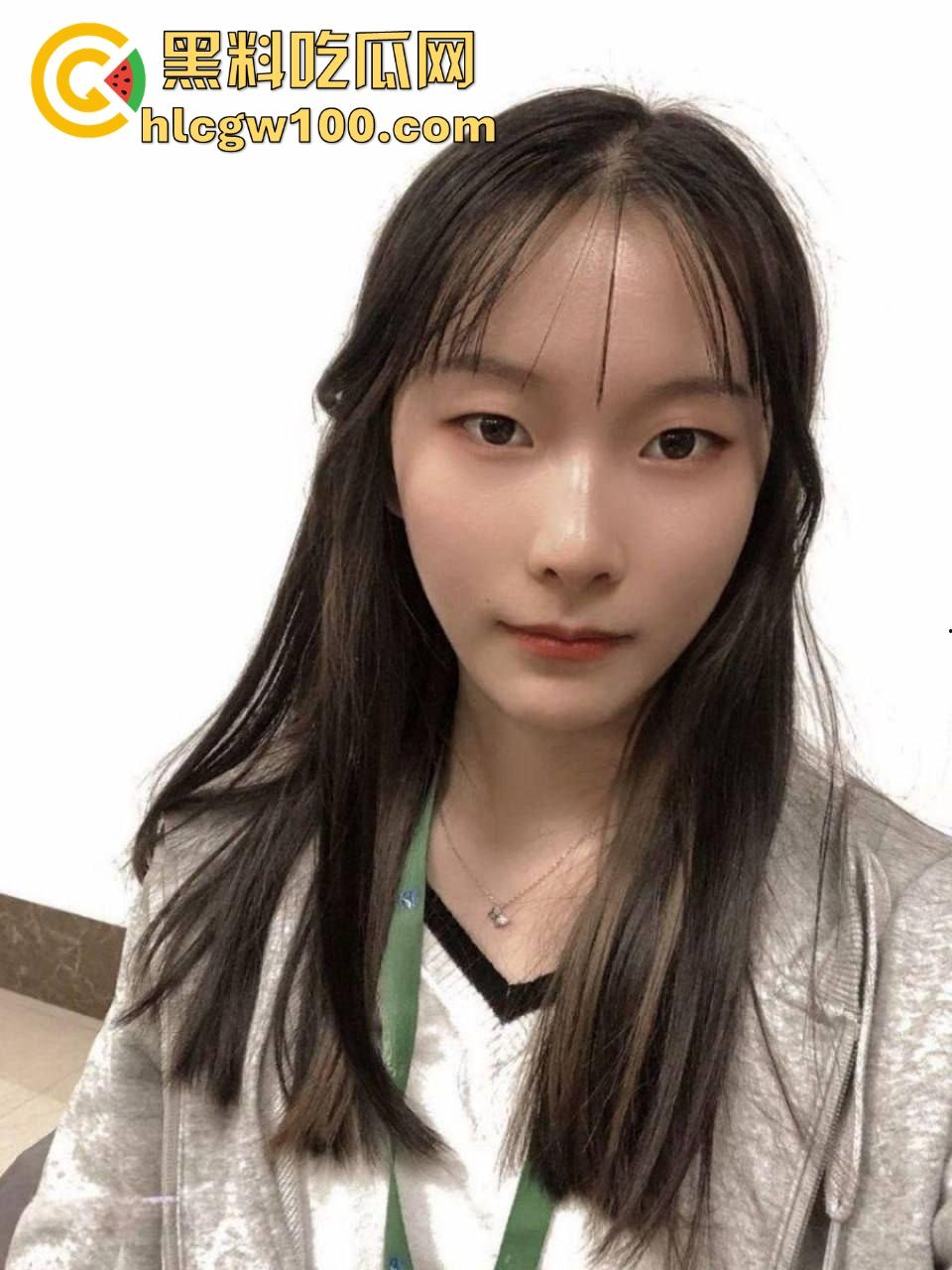 小编推荐！湘潭大学大一极品反差学妹【王璨】淫荡发骚视频视频曝光，邻家学妹天花板。-3