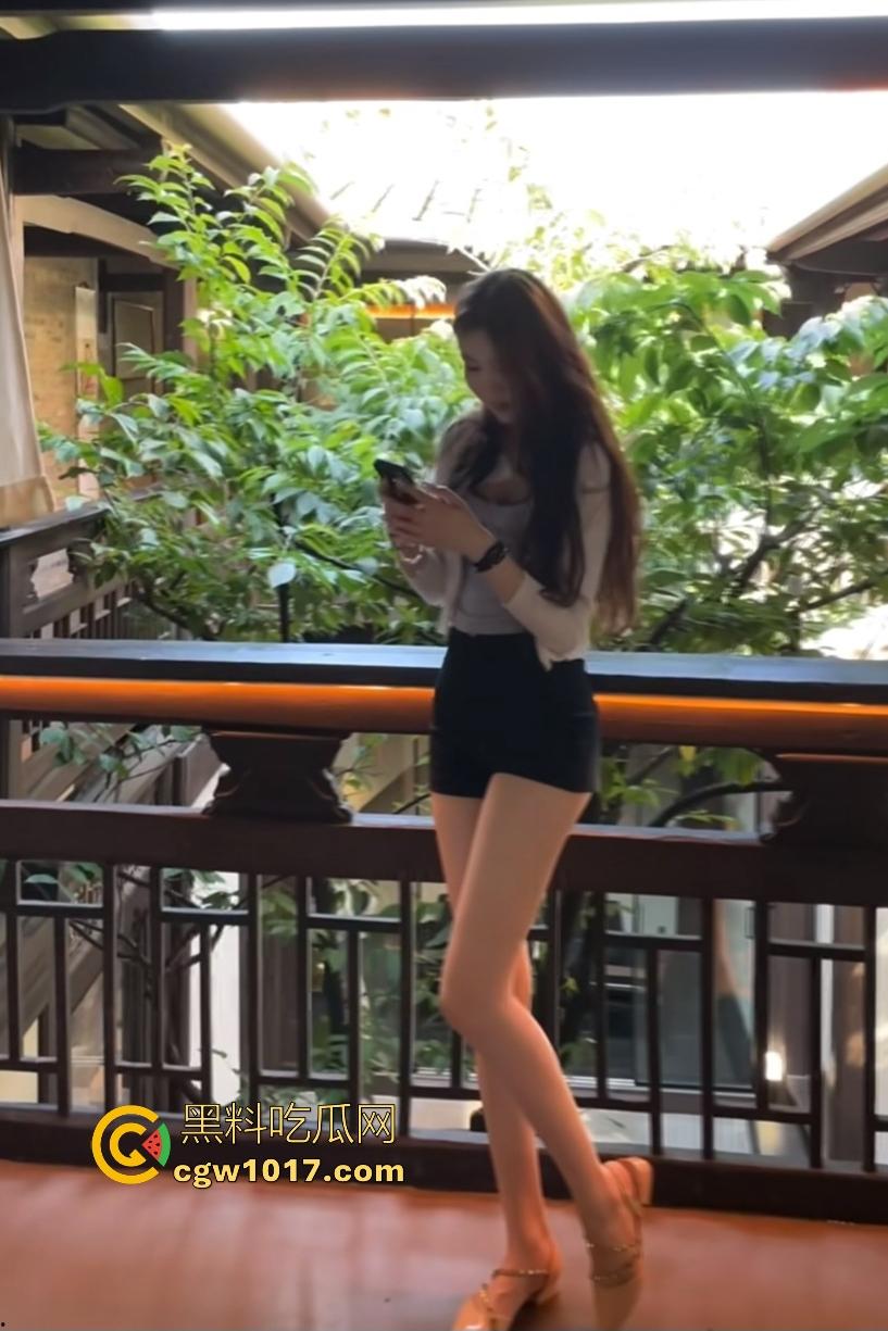 隔壁御姐太瘦了，来到她家给她吃点补品！无毛鲍被猛男操到眼神迷离，太瘦都不敢用力操，干脆口爆灌进去吧！-5