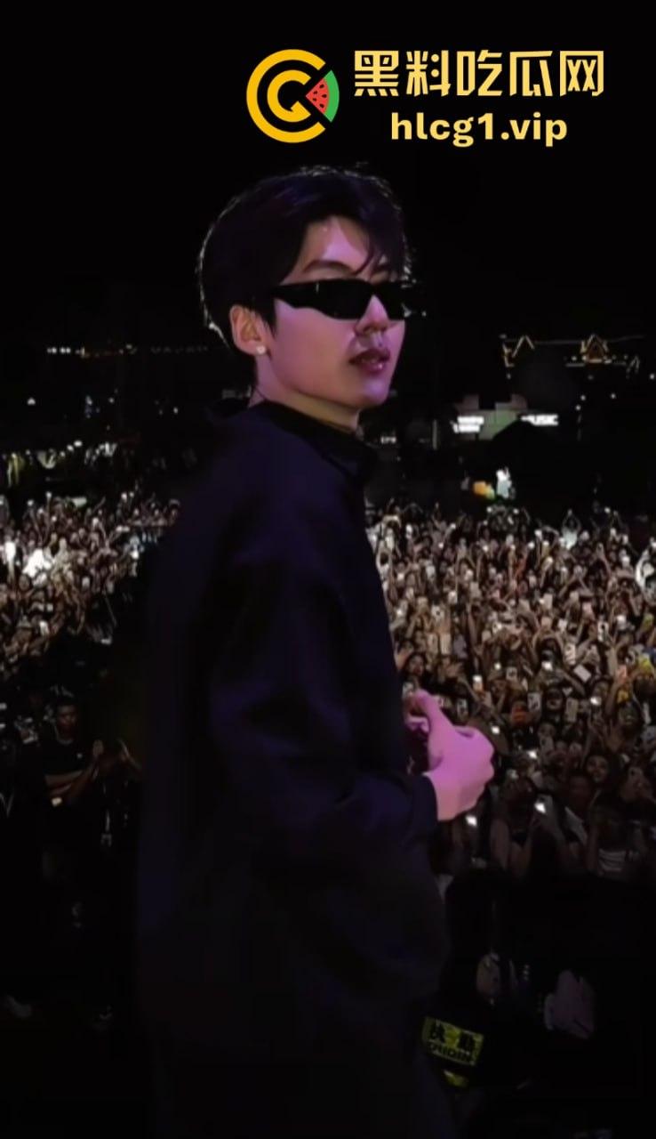 庞博文塌房？【庞博文】军训粉丝事件惹争议后 被扒出与【车晚晚】两人的开房视频！-5