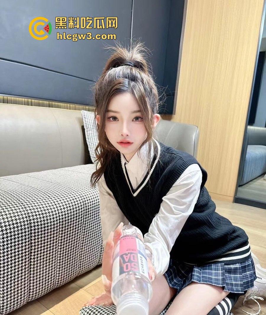 上海极品TS『刘依依』美到让直男怀疑人生 这颜值炸裂打破次元壁 上半身绝杀 你敢认是TS吗？-2