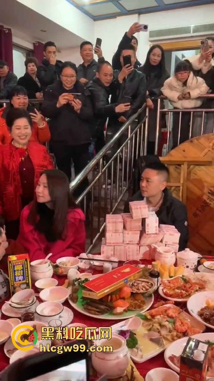 福建长乐豪横彩礼！弟弟结婚，姐姐姐夫随手见面礼138万带一套房，这样的亲戚给我来一打！-3