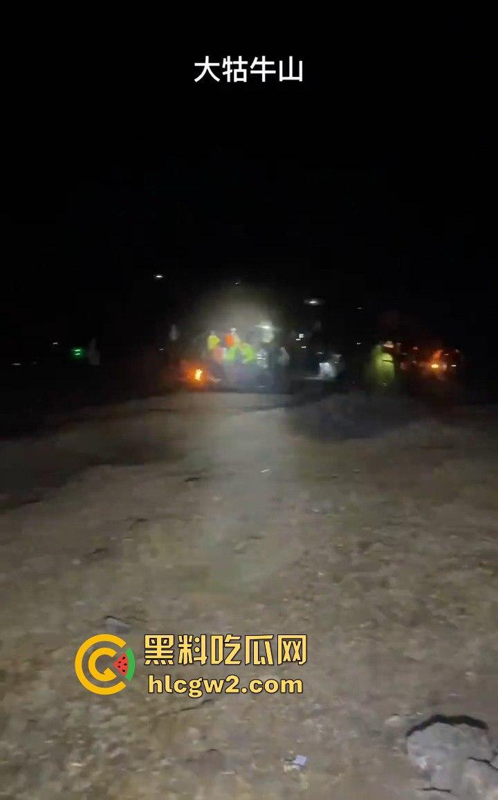 青春无售价却纵火韶山！无知大学生云南东川大牯牛山放火毁二级保护植物 杜鹃花全军覆没！-11