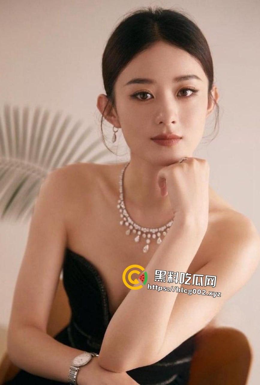 《宫锁沉香》删减床戏曝光！赵丽颖身穿肚兜与朱梓骁在地板上激情演绎！呻吟无比勾人！-1