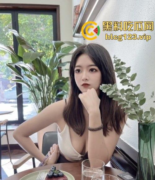 广西南宁咖啡店老板娘马苏被曝偷情！黑丝后入猛操到欲仙欲死，简直就是人间尤物！-5