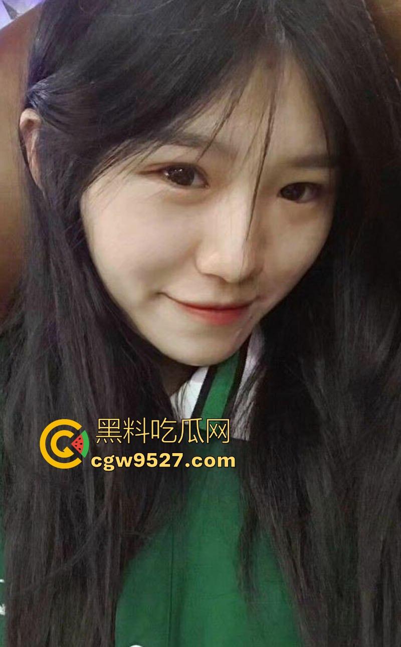 广西工商职业学院【陈星语】分手后私密视频被前男友泄露，露脸性爱，曲线曼妙眼神魅惑，翘臀求操！-2