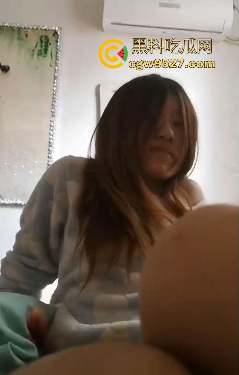 广西工商职业学院【陈星语】分手后私密视频被前男友泄露，露脸性爱，曲线曼妙眼神魅惑，翘臀求操！-7