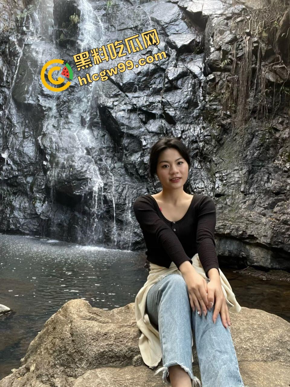 太原师范学院炮台骚母狗【谢允】与精壮男友酒店记录性爱，多体位各种爆操骚逼！独家曝光流出！-2