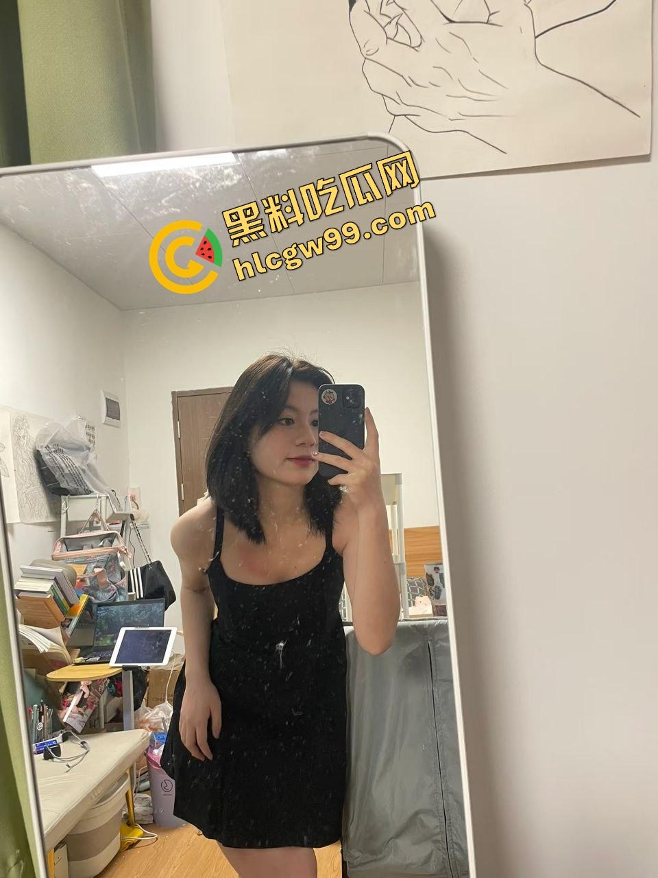 太原师范学院炮台骚母狗【谢允】与精壮男友酒店记录性爱，多体位各种爆操骚逼！独家曝光流出！-3