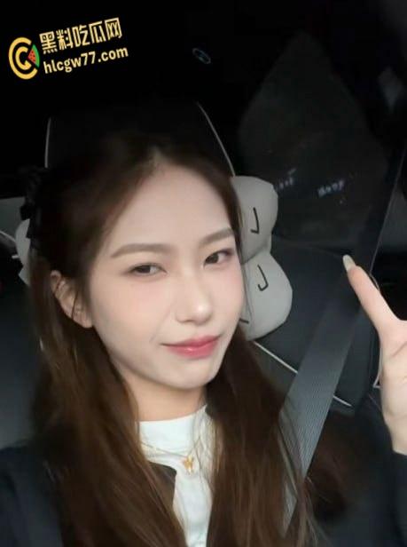 海南万宁抖音妖精【李倩倩Aplexy】酒店偷情翻车！老公抓奸床戏现场，床单凌乱真相辣眼！-4