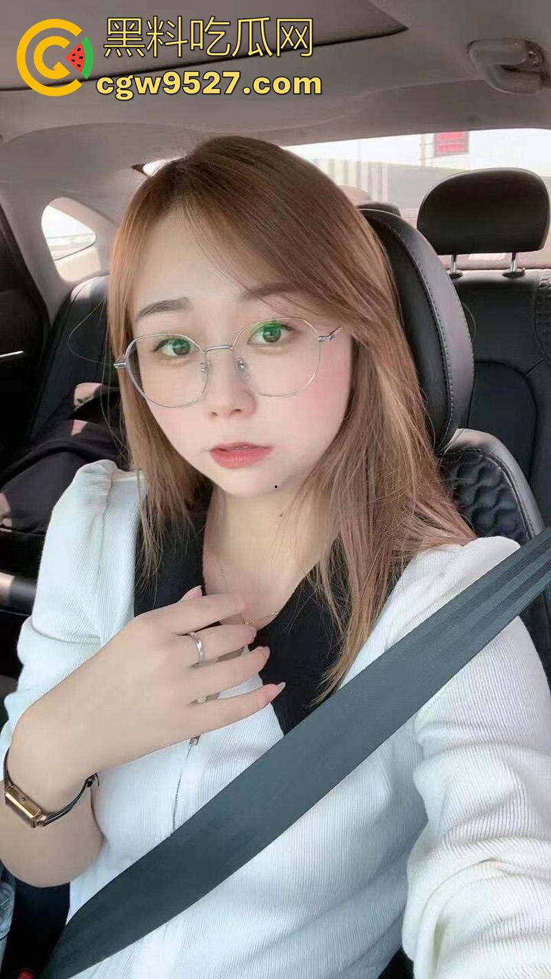 苏州母狗人妻【筱雨】，极品身材眼镜反差婊，背着老公到处约炮偷吃，打炮不雅视频曝光！-1