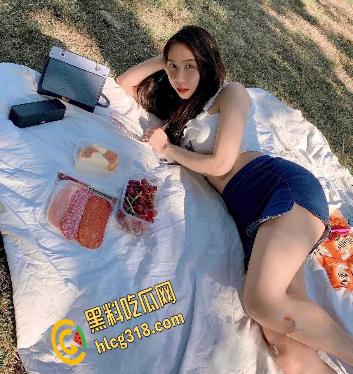 在校大学生兼职摄影，模特酒店擦边诱惑，被摄影师爆操支付费用，摄影都是这么玩的 ? ！-1