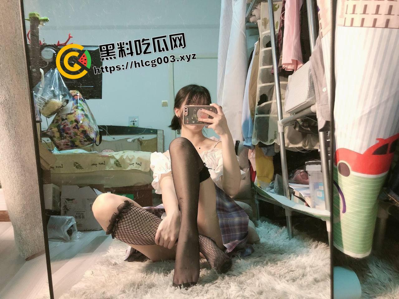 石河子大学反差学妹修手机网调视频被流出  掰开白嫩小穴 嘴里塞满骚内裤  自己嗦自己的淫水-7