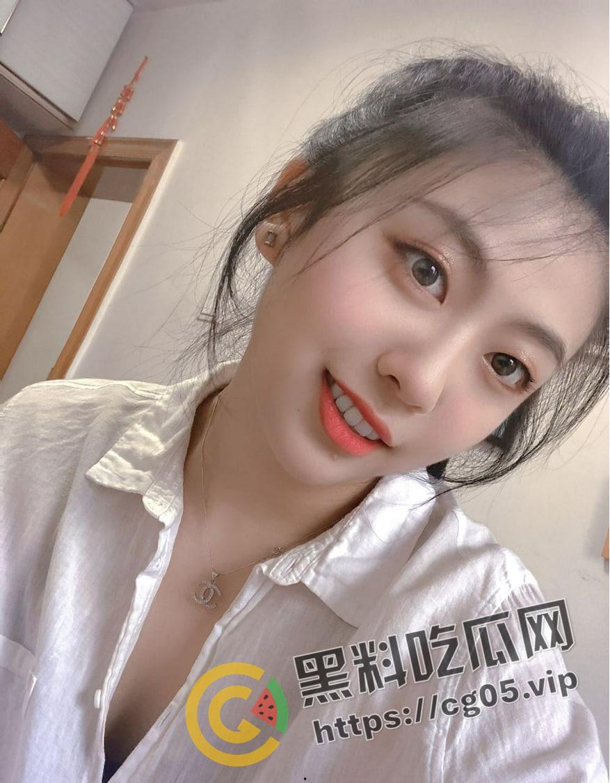 石家庄长安区 祥云小卖铺老板娘 与楼上大学生偷情被老公发现 曝光 少妇巨乳 这哪个大学生能忍住-3