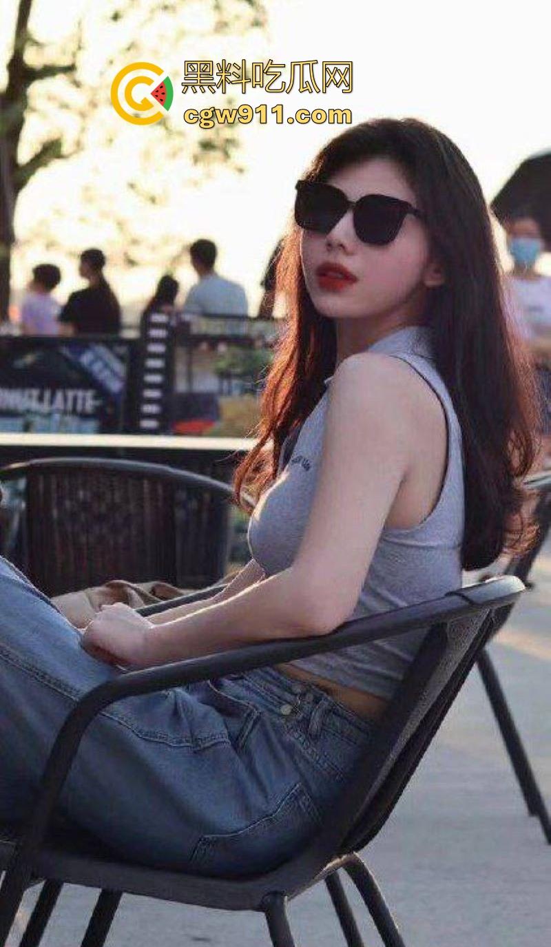 中国地质大学篮球拉拉队长【李怀楠】性爱视频曝光，御姐女神深喉口爆，花式做爱技巧娴熟，画面香艳火辣！-3