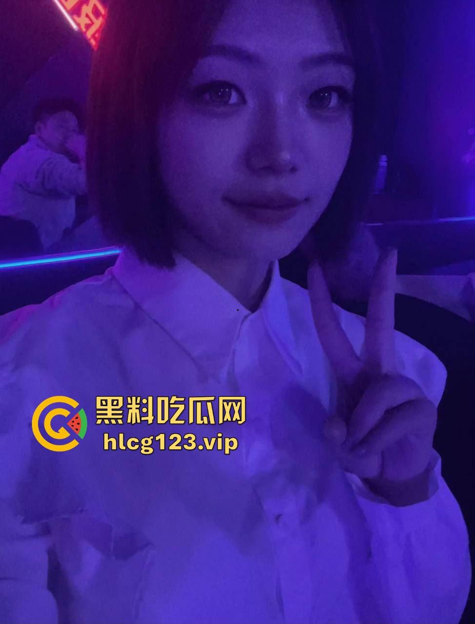 济南舞蹈老师冉冉，自拍展示御姐风骚身材，小穴撩人，真想掀起裙子猛操一顿！-2