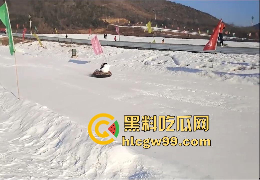 公司团建狗男女集体约炮狂欢，人妻女同事酒店里被操到天昏地暗，别人的老婆成了泄欲玩物，骚得比外围还放得开！-6