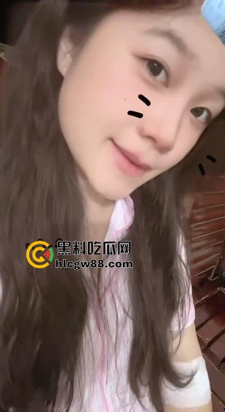 瓜友投稿！极品美女邻居被调教成骚母狗全过程，白莲花表面，背地里趴床上翘屁股浪叫！-3