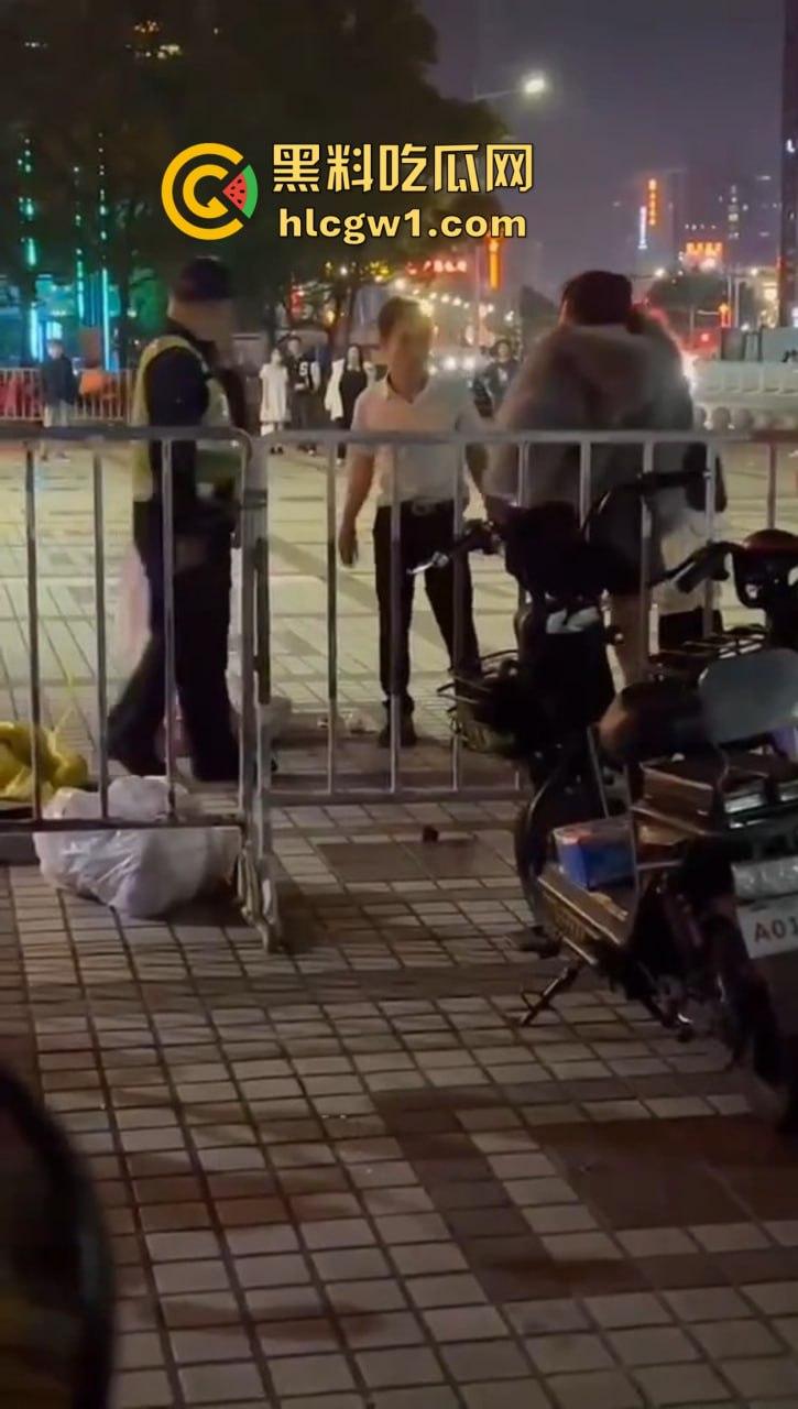 商丘街头闺蜜大撕逼！两个骚妇当街互扇，原来是照顾闺蜜老公照顾上床了！-9