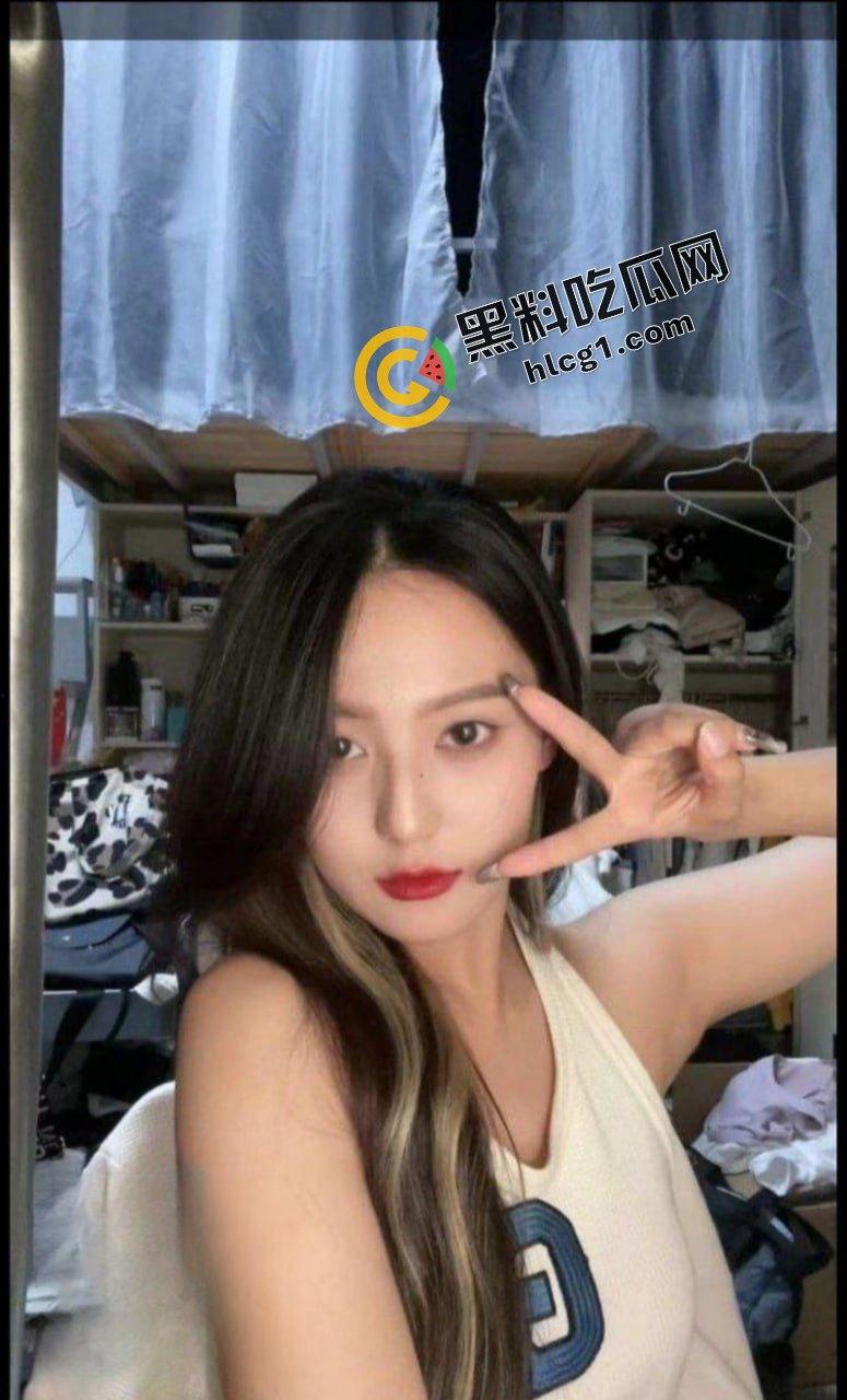 广州美术学院艺术生『李忻悦』艺术生太会玩了 SM捆绑 摇头口交 土豪包养性爱视频流出-1