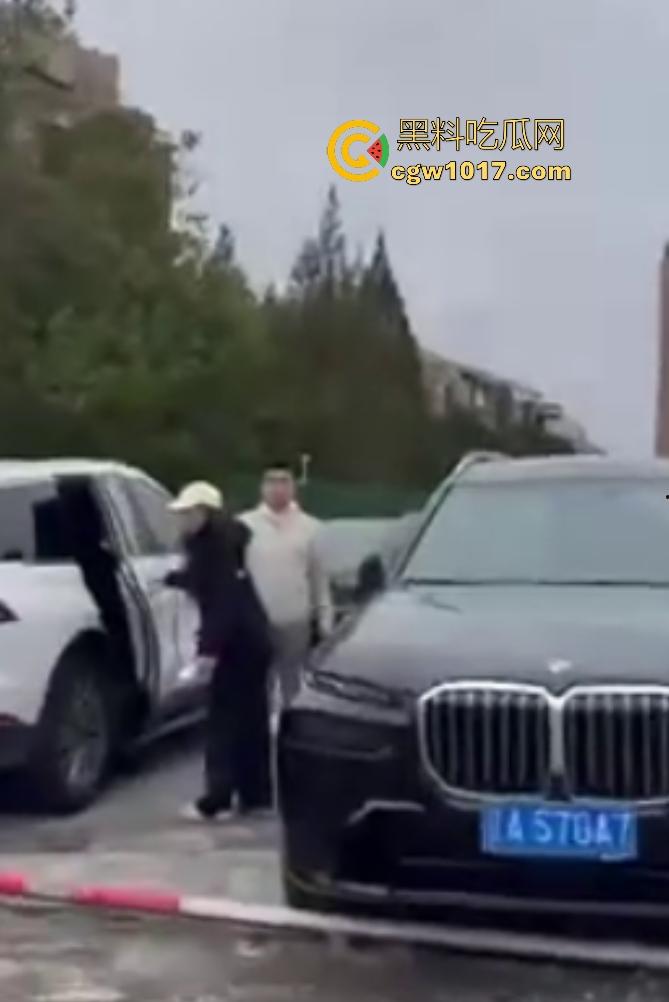 北京妇幼保健院停车场抓奸，律师【许晟骜】带小三产检撞正室丈母娘，小三直接坐地上哭，律师出轨能告赢吗？-1