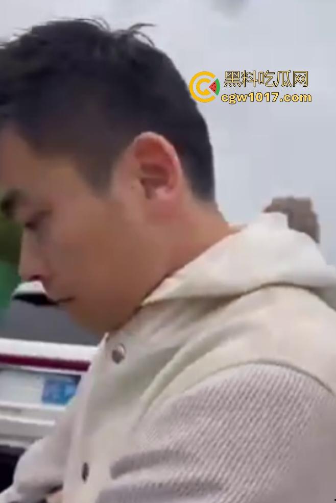 北京妇幼保健院停车场抓奸，律师【许晟骜】带小三产检撞正室丈母娘，小三直接坐地上哭，律师出轨能告赢吗？-5