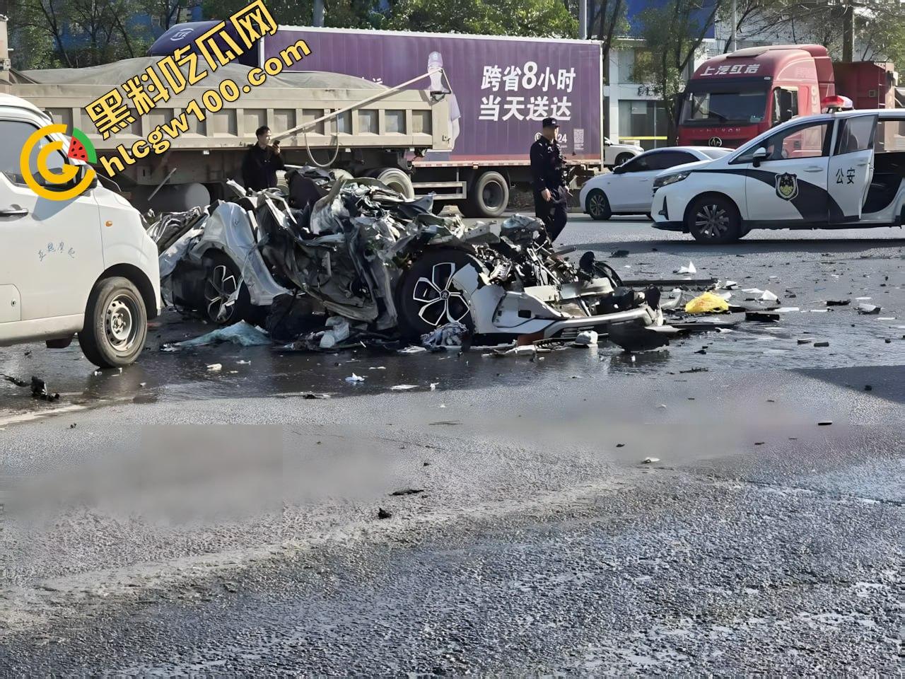 胆小勿入！广东河源比亚迪-元失控120码直撞大货车瞬间解体，女司机头都压碎了！-12