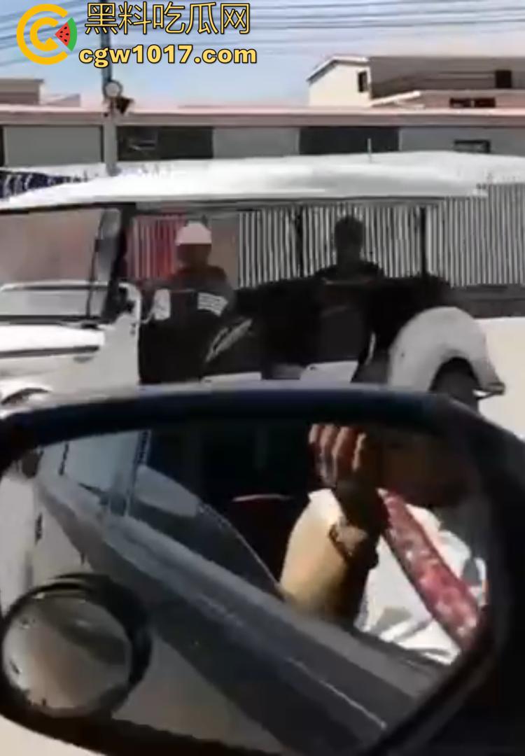 柬埔寨KK园区被血洗清剿！内部实拍曝光：牢笼、血迹、遗留手机触目惊心！-7