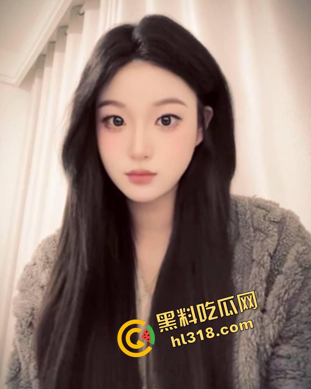 成都06年嫩妹『夏郁』酒吧喝点就带去酒店爆肏，刚进门就喊要大鸡巴，小骚逼掐脖子伸舌头欠操到不行！-2