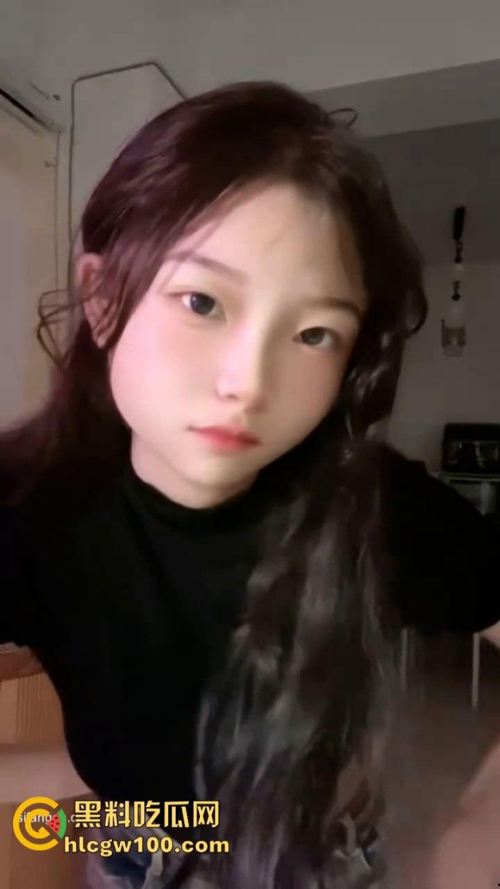 抖音极品小妖精【萌大奶】发浪视频让你血脉偾张 丰满身材巨乳肥臀妖娆舞姿一对巨乳抖不停！-12