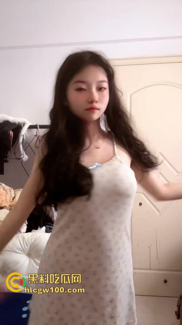 抖音极品小妖精【萌大奶】发浪视频让你血脉偾张 丰满身材巨乳肥臀妖娆舞姿一对巨乳抖不停！-19