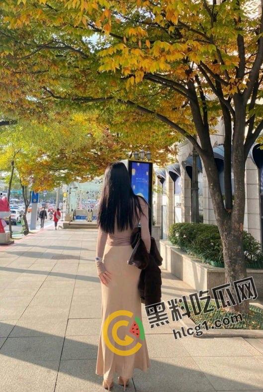 浙江高颜值女大学生 王瑶 为了赚钱买奢侈品 被金主包养高价定制露脸视频流出！-2