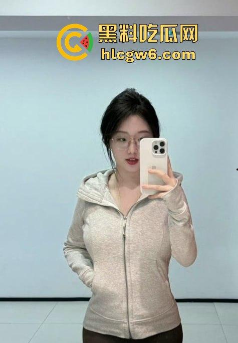 CSGO职业选手【宙斯Zeus】玩疯了，上海约炮大连工业大学黄婷后，转战东南亚开淫趴，女粉丝被当狗溜！-7