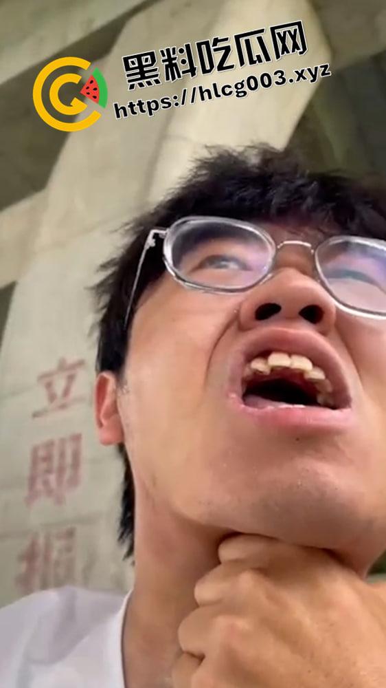 浙江温州乐青警察暴力执法高清无码版 丑恶嘴脸 掐脖子抢手机 这是警察还是强盗-2