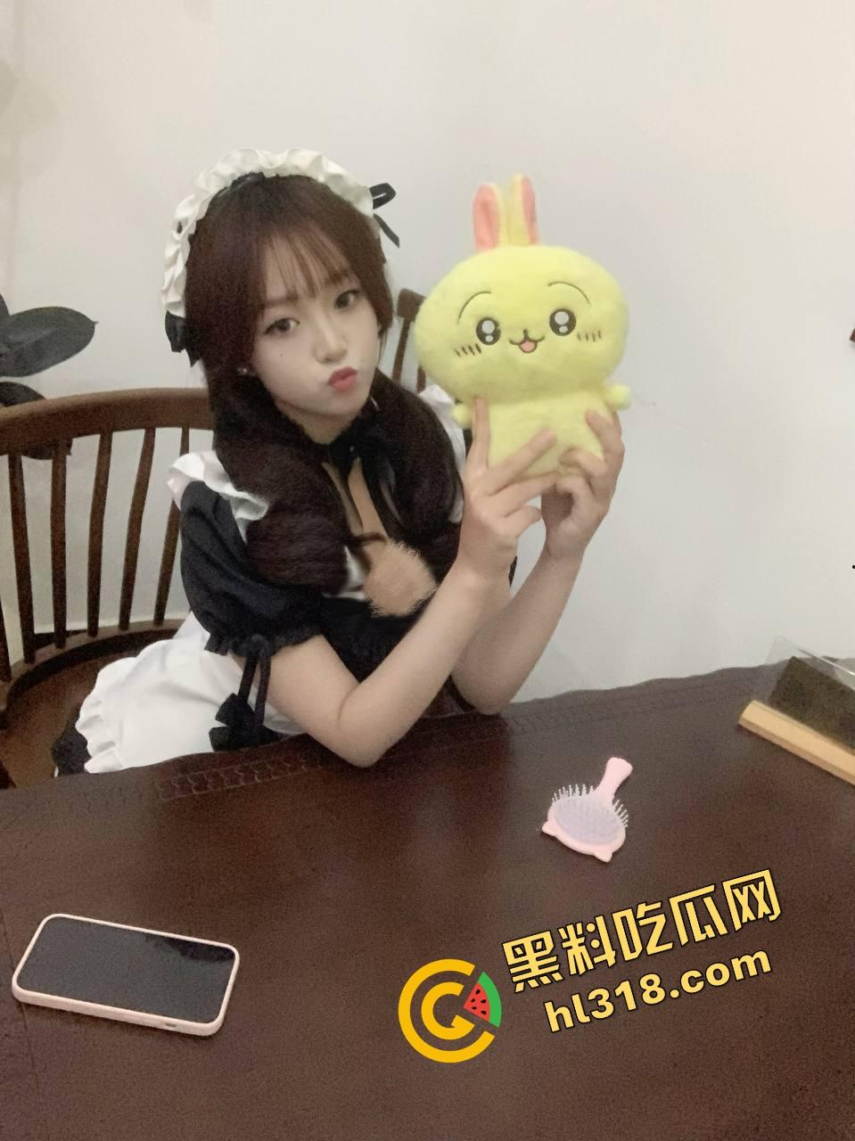 360家庭监控真实流出，刚操完老婆高潮，男人射完精就得秒切爹模式，交完作业还得哄娃，男人太难了！-2