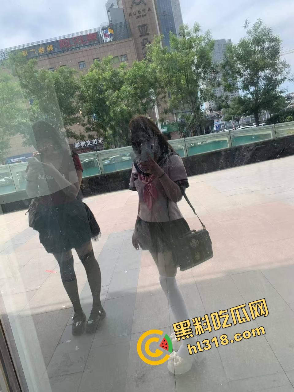 360家庭监控真实流出，刚操完老婆高潮，男人射完精就得秒切爹模式，交完作业还得哄娃，男人太难了！-8