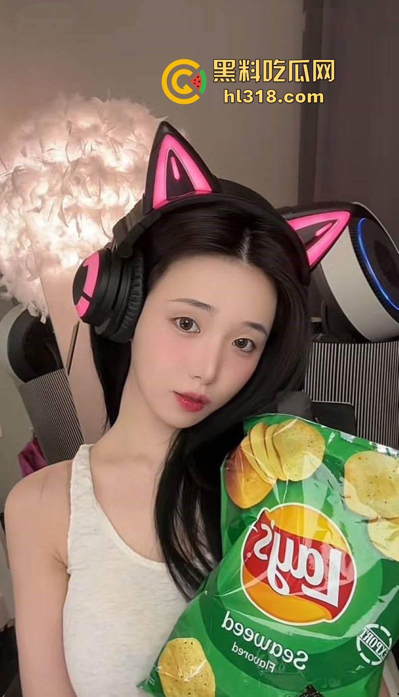 抖音极品性感网红【李妍雨】粉丝福利曝光，绝美颜值魔鬼身材，全裸自慰揉奶堪称榨精神器！-3