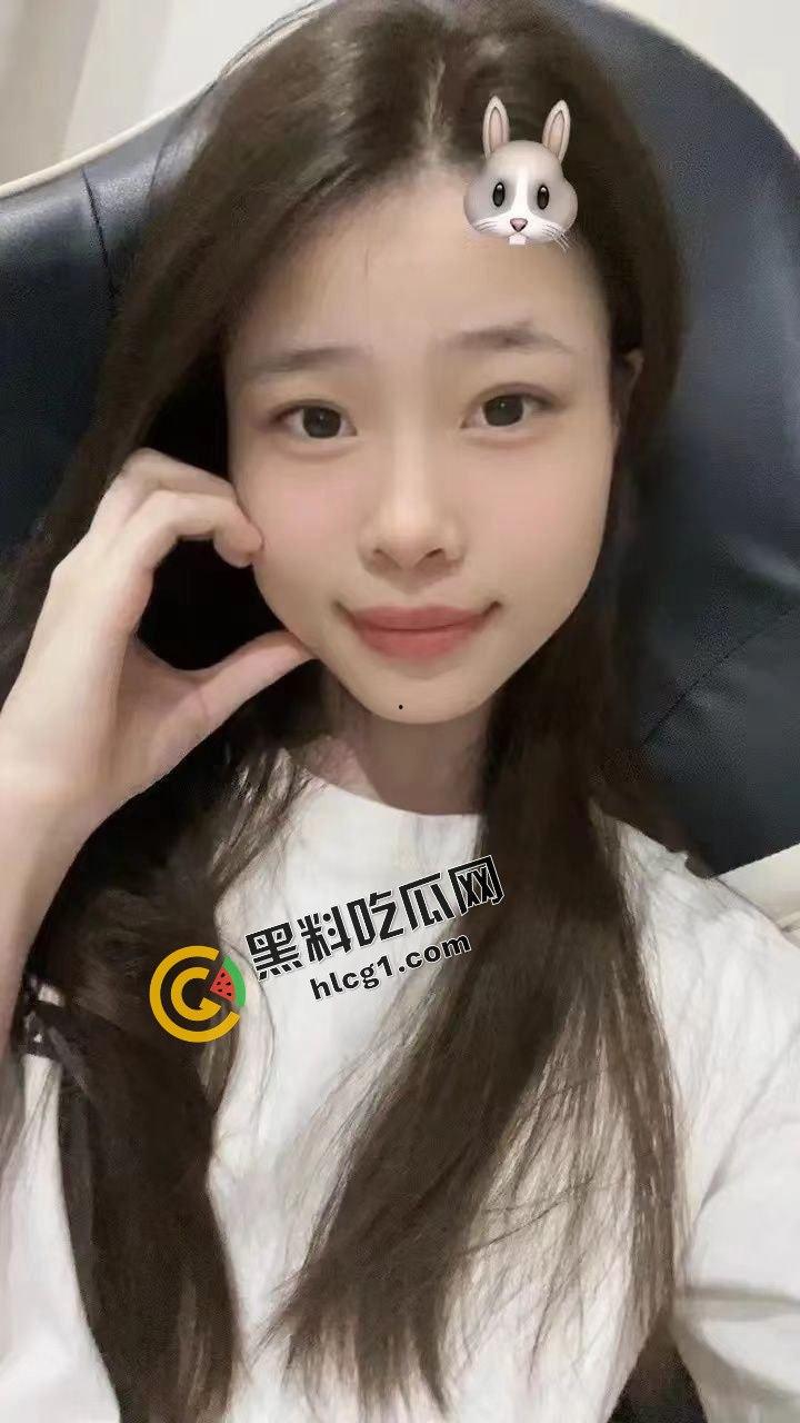 广东揭阳高颜值外围女 嫌500太少改800后被干一天一夜 聊天记录视频流出-1