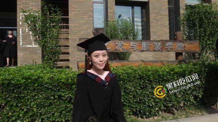 《百度云泄密流出》天津工业大学 模特【王真】外表优雅高冷  实则内心闷骚放浪38P+1V-9