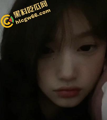 浙江天台育英小母狗【许诗茵】调教视频全网流出，被操到翻白眼舔脚求饶，校长急疯连学校大门都不让进了！-2