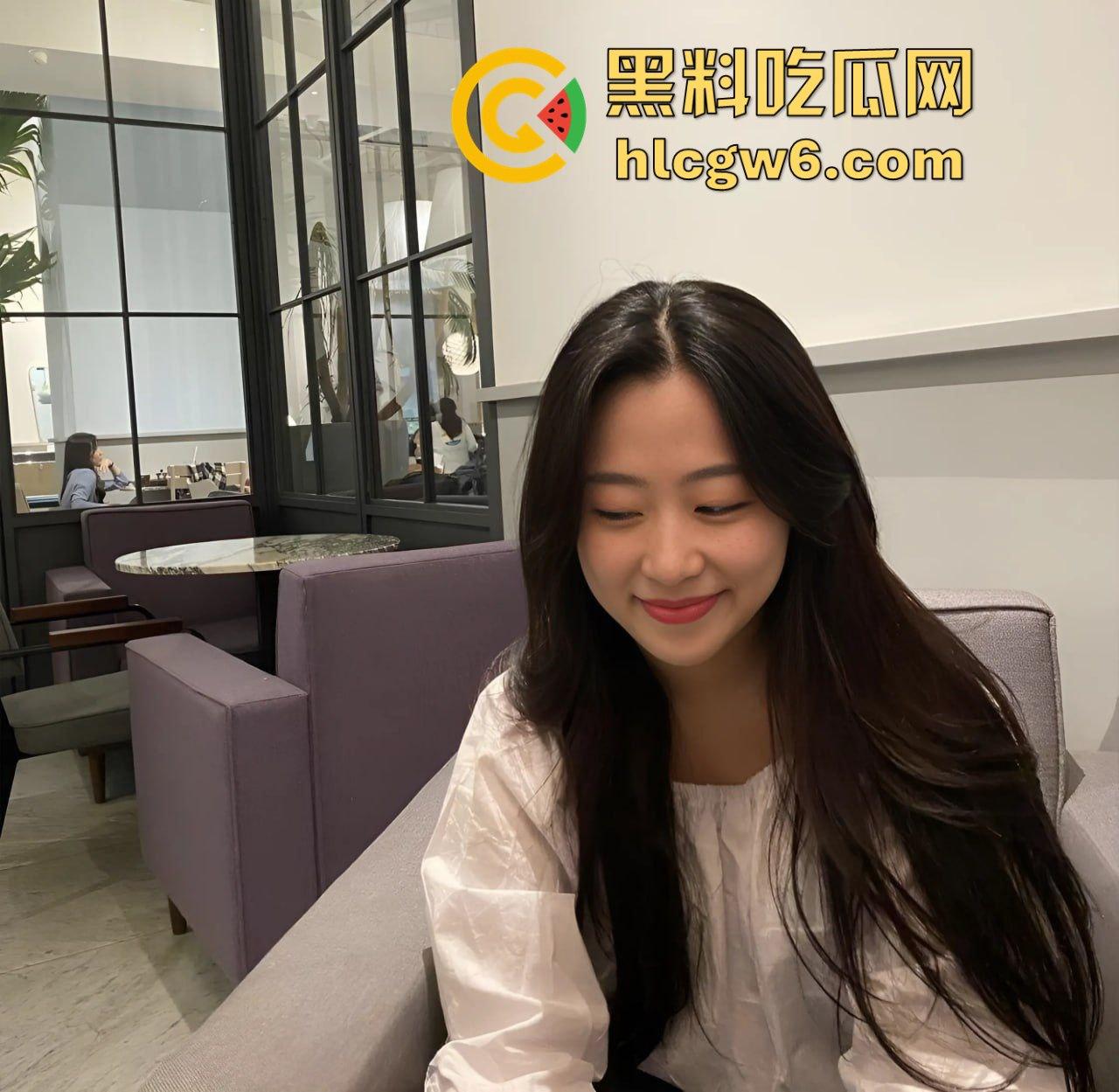 邻居练瑜伽的妹妹聊了2个月，脱了裤子才知道，床上这柔韧度就是为操而生的 摆个一字马彻底榨干瓜友！-13