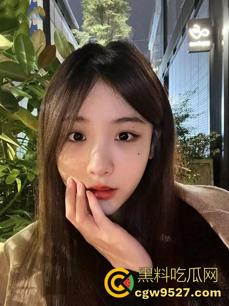 广西南宁幼师小野模，下班后兼职骚鸡，不愧是三不娶，被调教的明明白白，口爆内射统统满足！-1