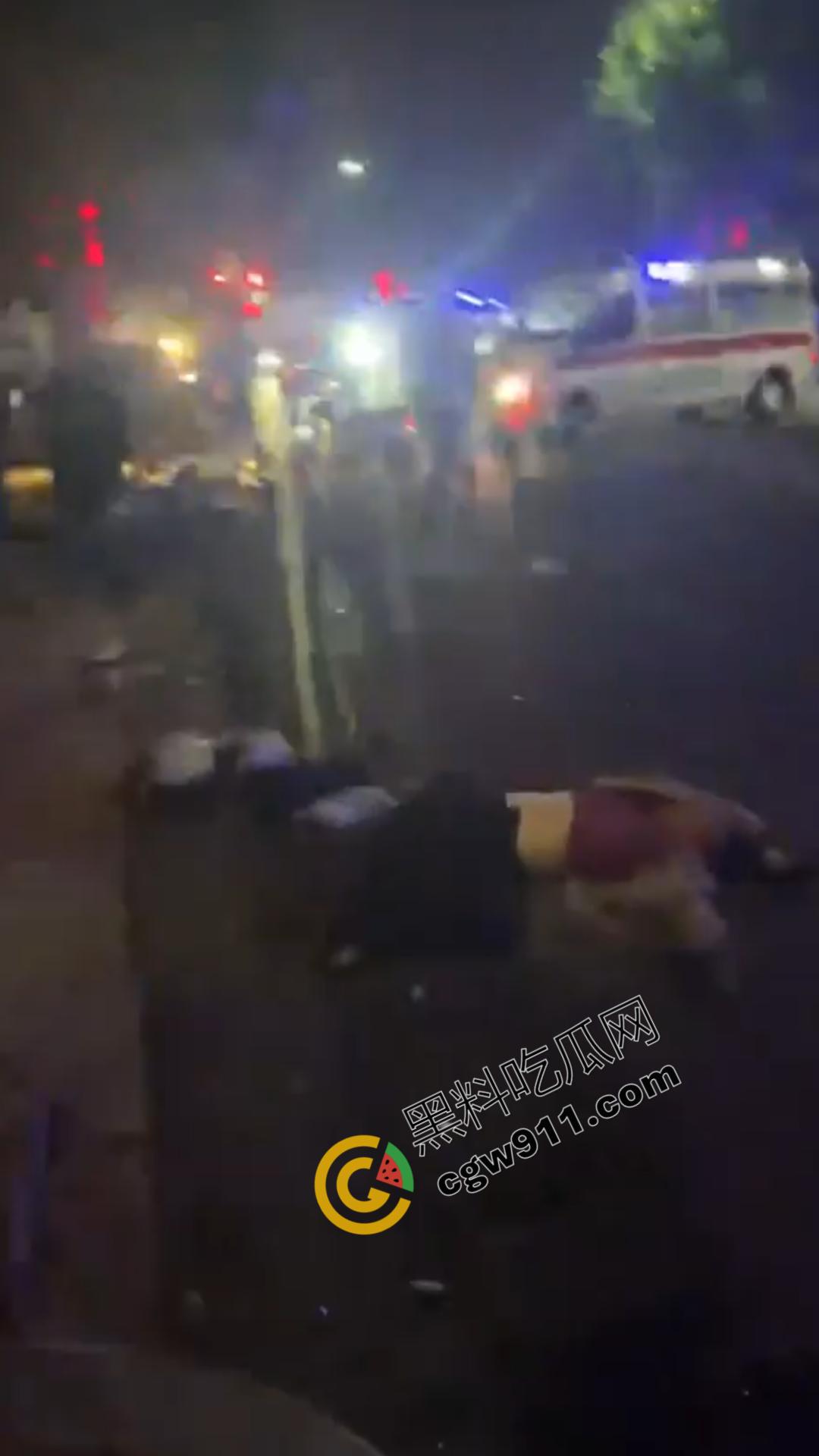 山东聊城酒驾惨祸！一夜间造成8死1伤惨烈场面，路面染血惨不忍睹，令人们悲痛欲绝。-7