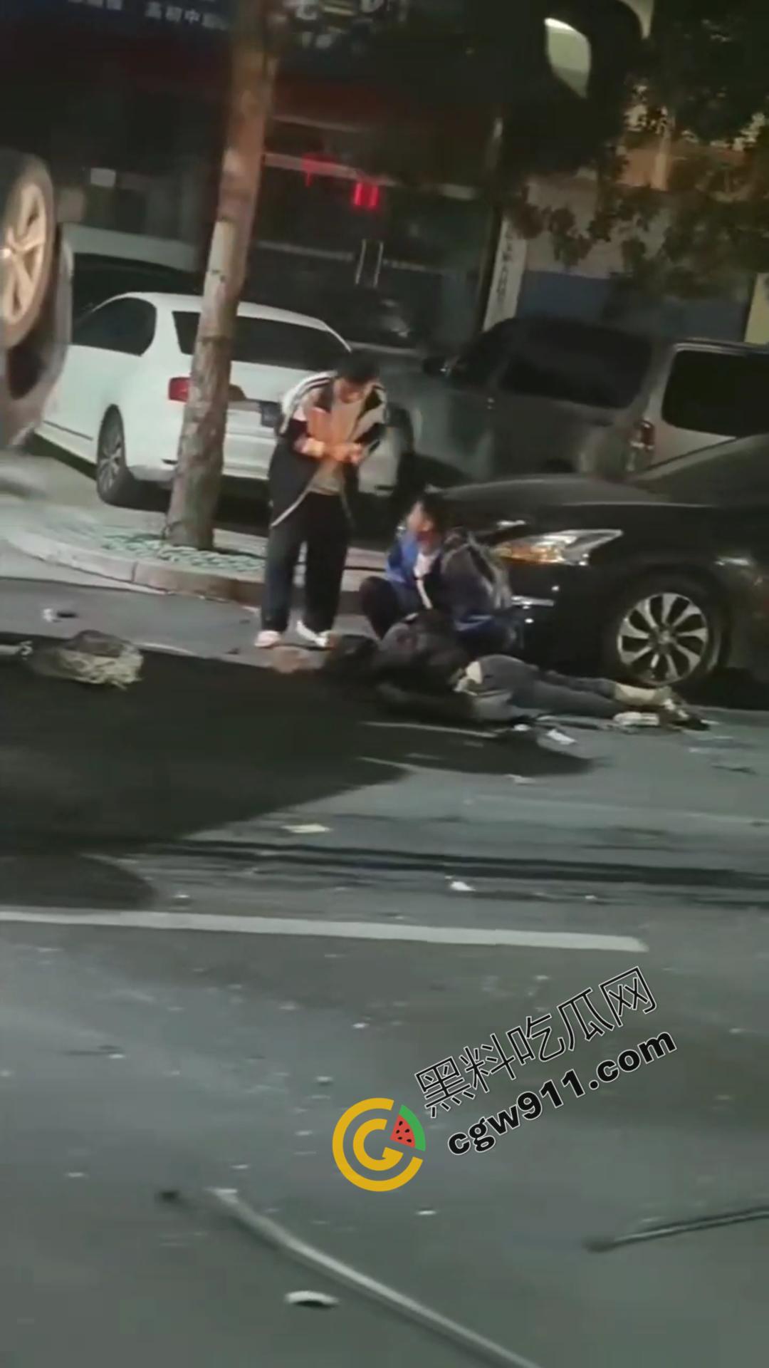 山东聊城酒驾惨祸！一夜间造成8死1伤惨烈场面，路面染血惨不忍睹，令人们悲痛欲绝。-9