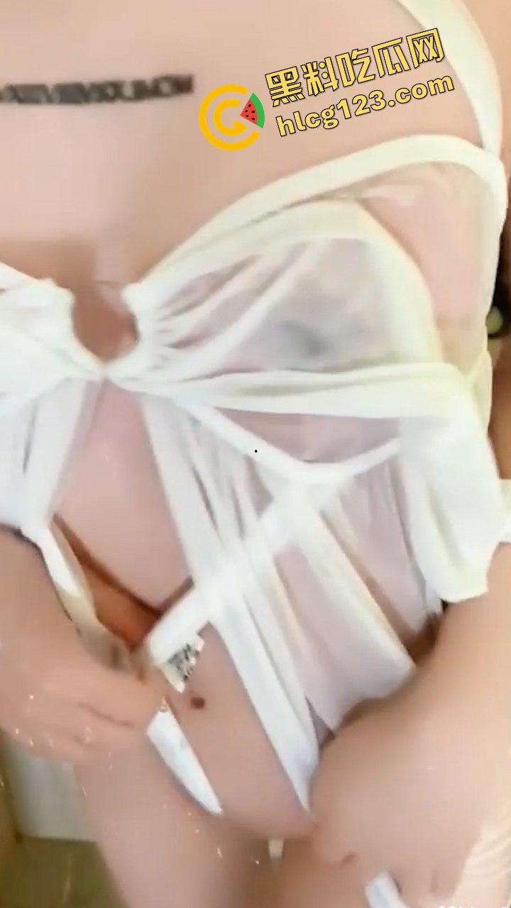 秀人网当红女神谢小蒽浴室内衣秀炸裂！肤白貌美，丰满嫩乳尽显淫荡魅力！-4