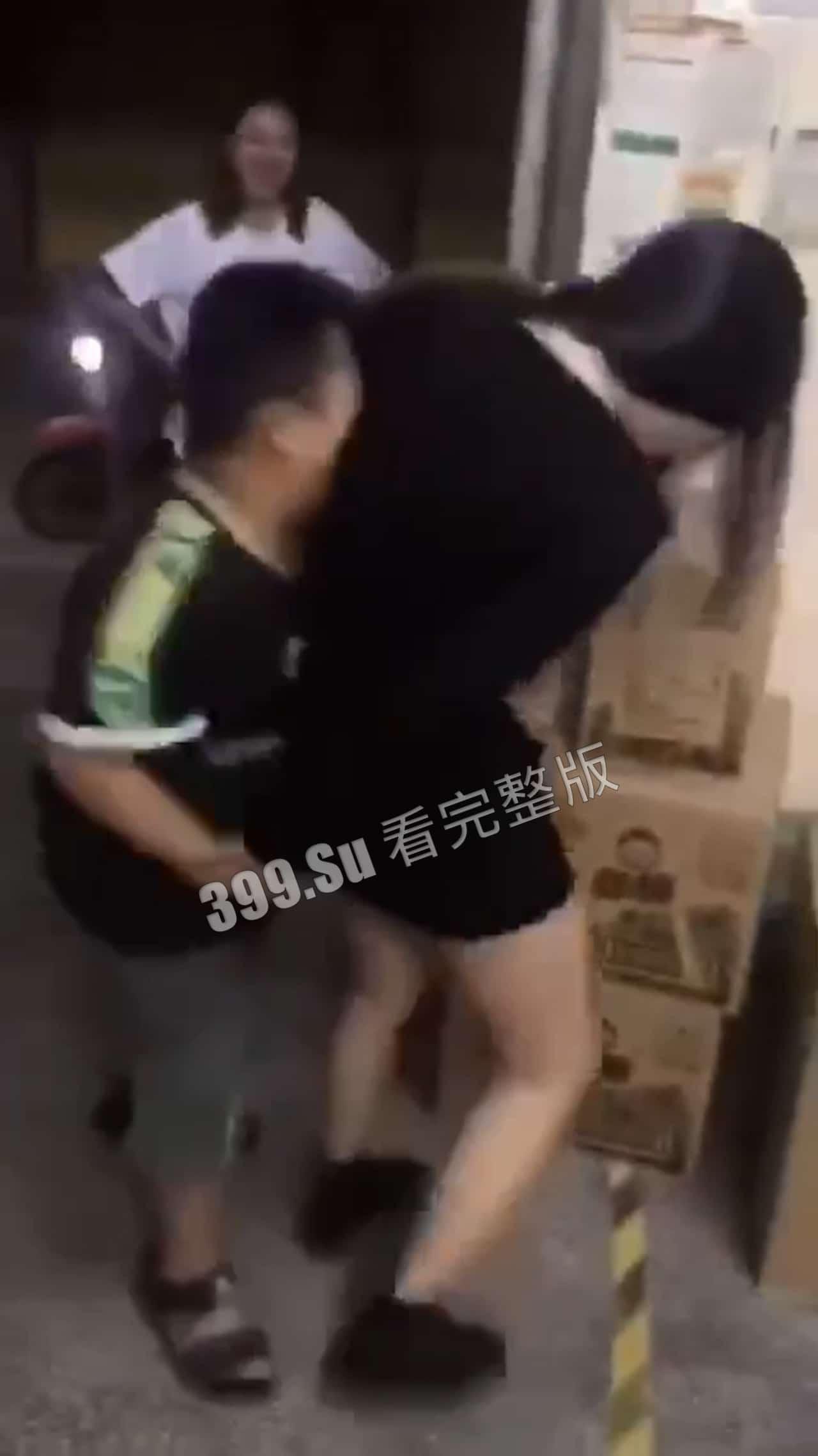 #猎奇 系列    人不能…至少不应该 （二）-5