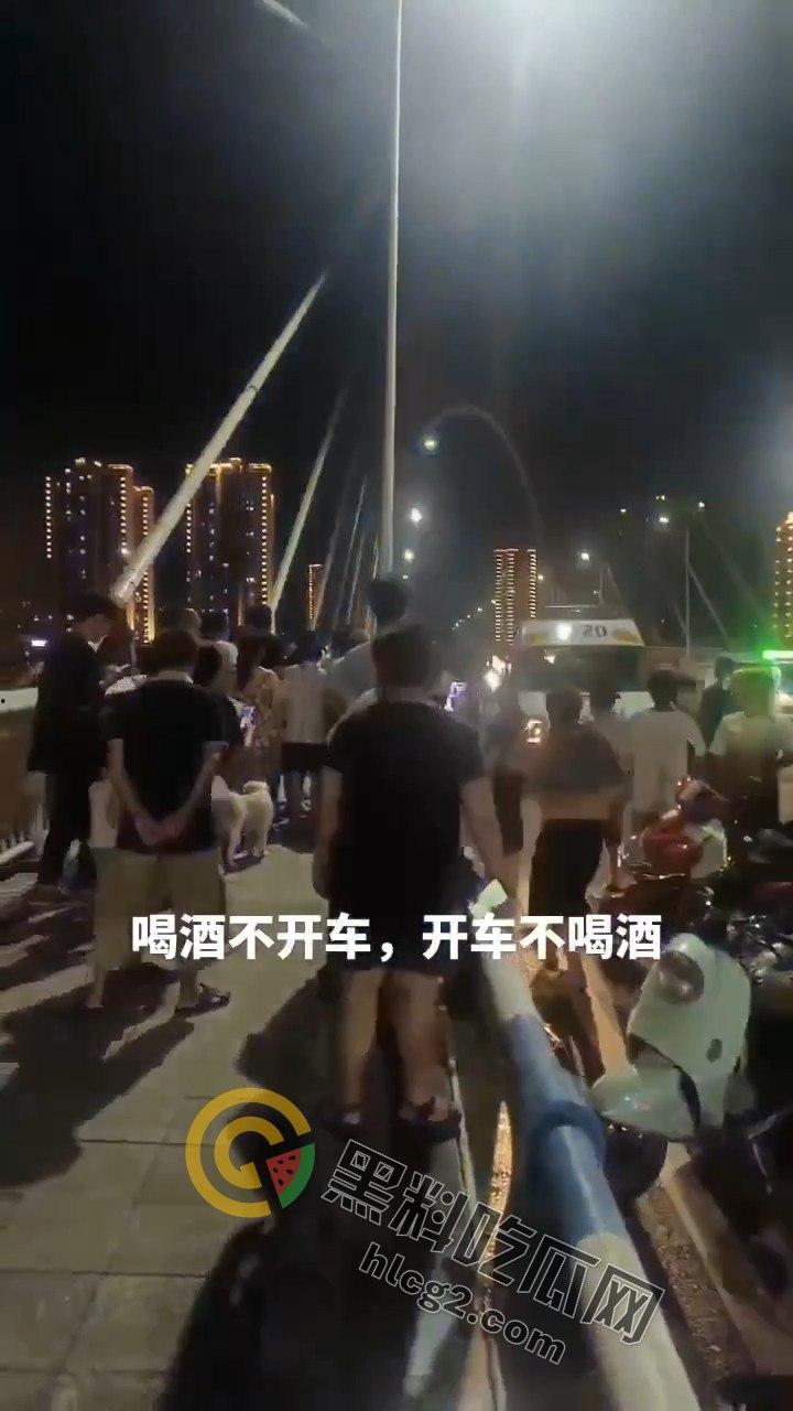 重庆悲剧！21岁外卖小哥电动车没电等救援被撞身亡，肇事司机逃逸后被抓-7