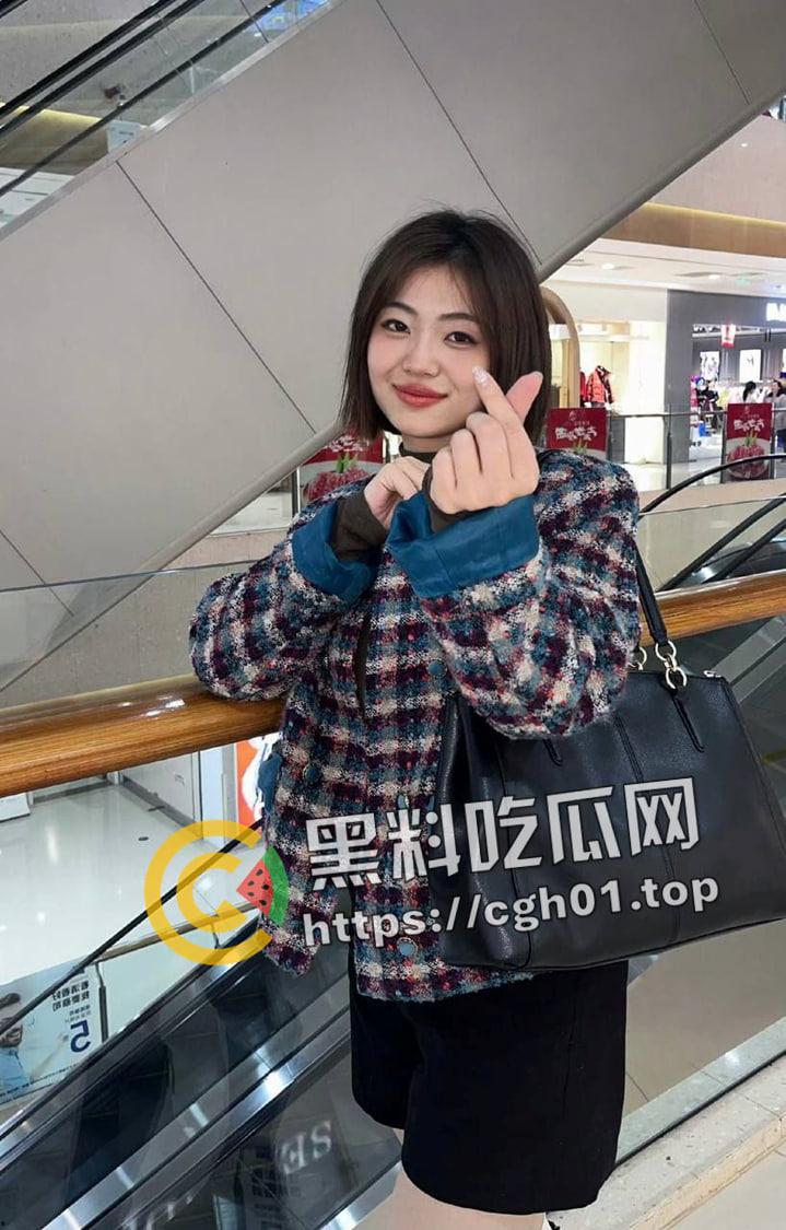 瓜友投稿！济南舞蹈机构老师 夜店做兼职勾引富二代  美乳 骚穴自拍特写全被流出-2