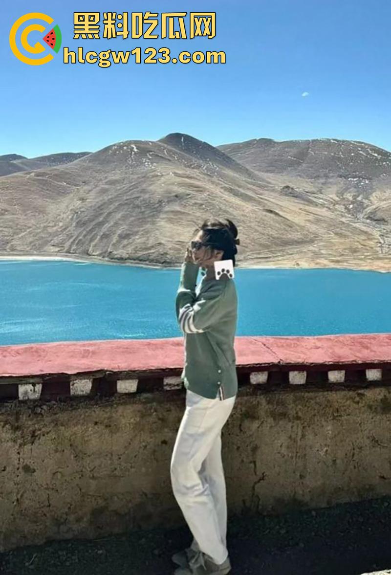 长沙电商运营【翟思荟】，被男友曝光做爱视频，超爱吞精口活一流，靠吃鸡上位骚没边了！-2